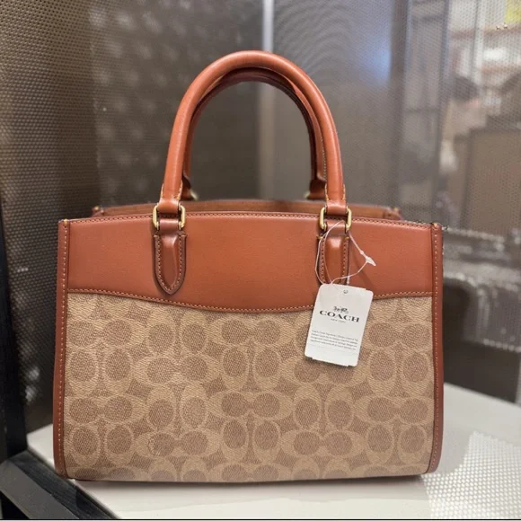 Coach hand bag for women - Picture 2 of 9